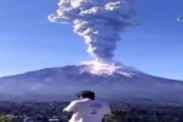 Yanardağ patlaması böyle patladı