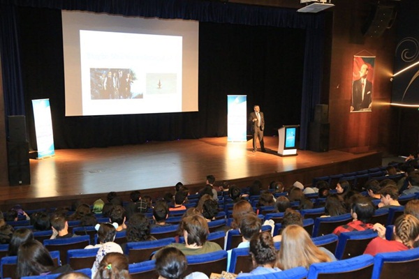 İBB Üniversite sınavına gireceklere rehberlik ediyor