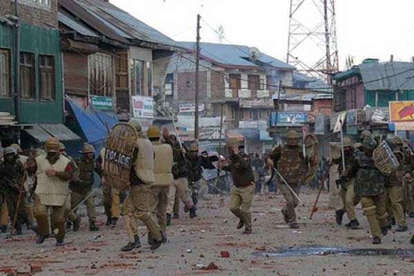 Keşmir sınırında çatışma: 2 ölü, 8 yaralı