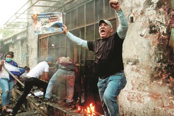 Nikaragua’da hükümete karşı protesto