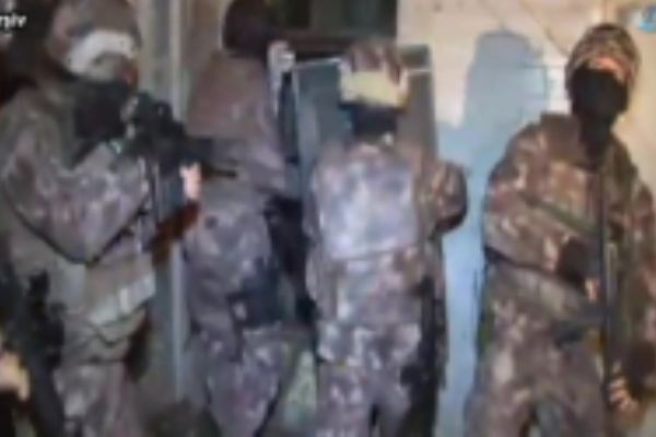 30 terörist etkisiz hale getirildi