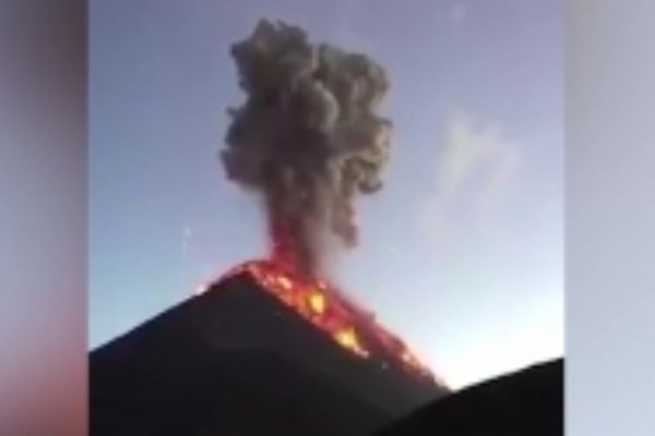 Dev yanardağ böyle patladı: 25 Ölü