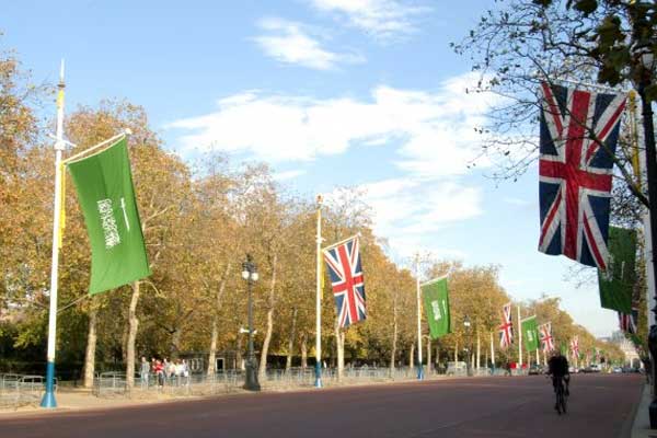 İngiltere'de Suudi bayrağına toplatma kararı