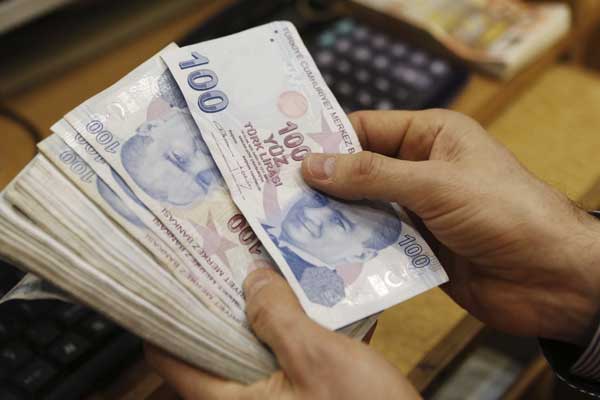 Emekliler bayram ikramiyelerini bugün alıyor