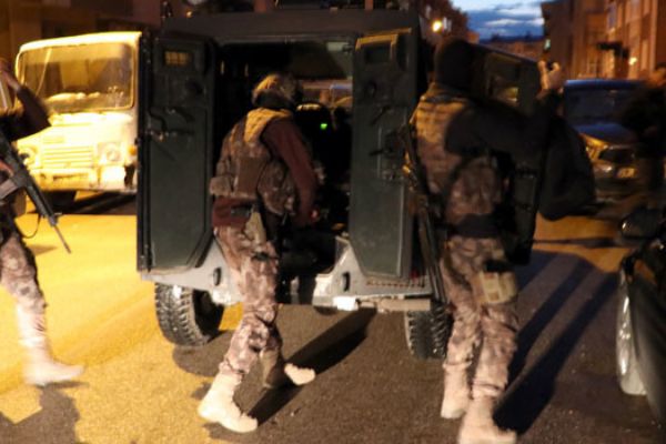 Erzurum'da sahur vakti terör operasyonu: 5 gözaltı
