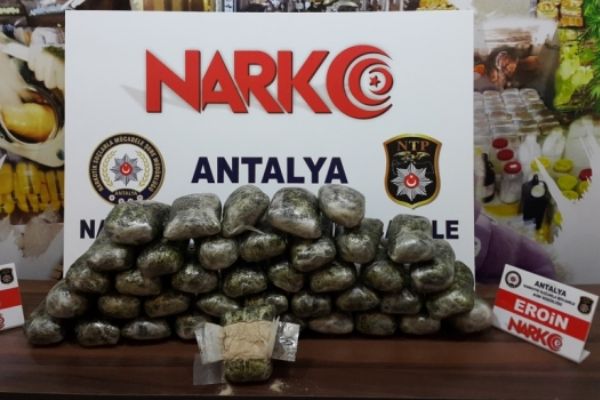 Antalya'da uyuşturucu operasyonunda 21 kilo 360 gram eroin ele geçirildi