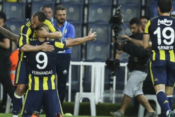 Fenerbahçe'den ilk ayrılan isim Fernandao oldu