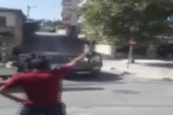 İki aile çeyiz yüzünden birbirine girdi