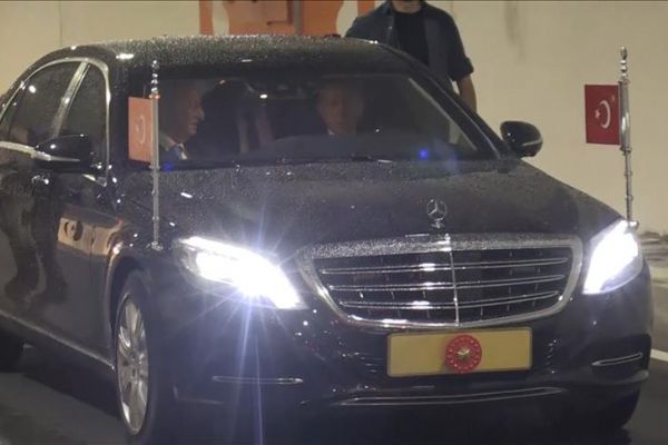 Cumhurbaşkanı Erdoğan, Ovit Tuneli'ni kendi kullandığı araçla geçti
