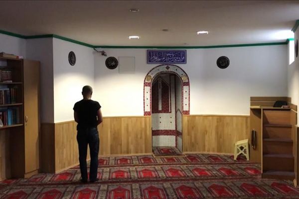 Avusturya’da kapatılan Türk camisi yeniden ibadete açıldı