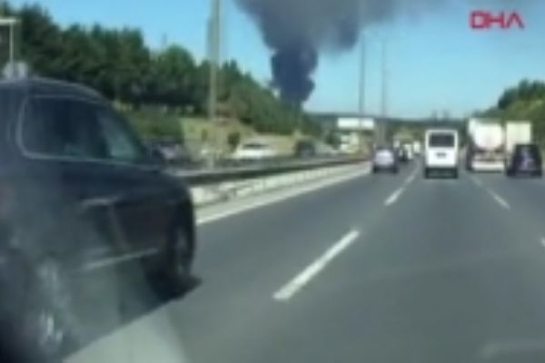 Kağıthane'de fabrika yangını