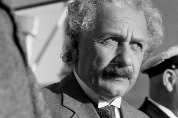 Einstein'ın seyahat günlüklerinden 'ırkçılık' çıktı