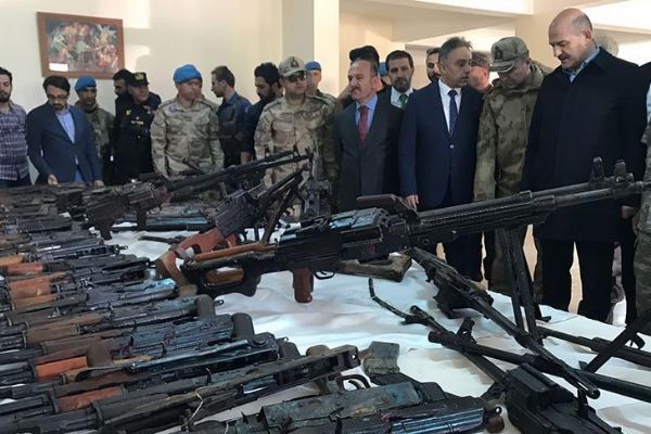 Başbakan Yıldırım, Mehmetçik ile bayramlaştı