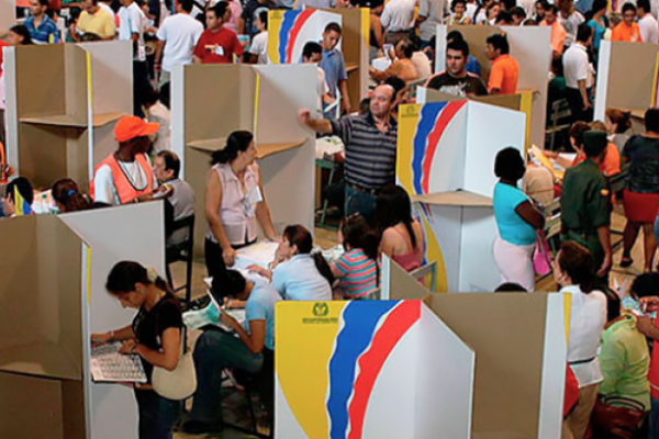 Kolombiya'da seçimlerin ikinci turu gerçekleşiyor