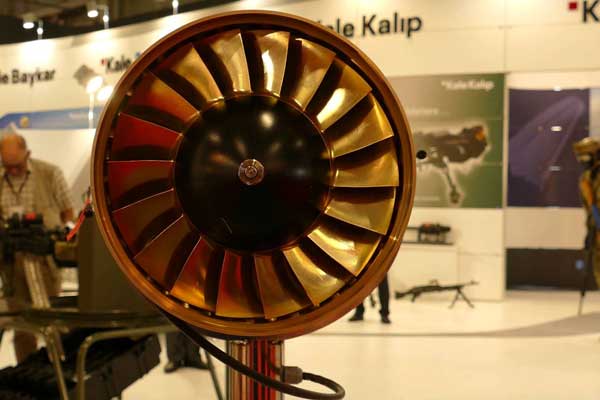 Yaptırımlara rağmen Amerika Rusya'dan füze motorları almaya devam ediyor