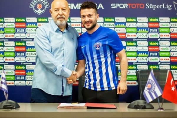 Kasımpaşa'da Özgür Çek 2 yıllık imzayı attı!