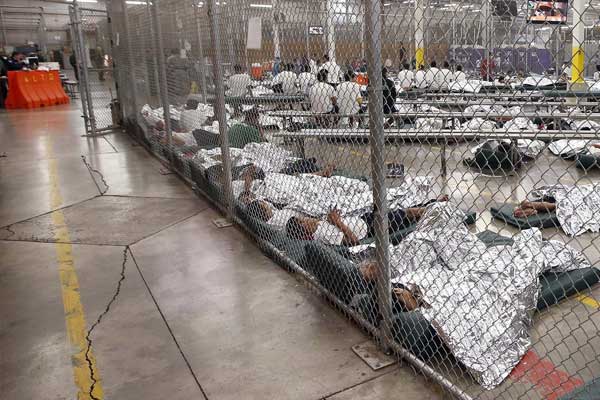 ABD'nin göçmen merkezleri Wikipedia'da: Nazi toplama kampları