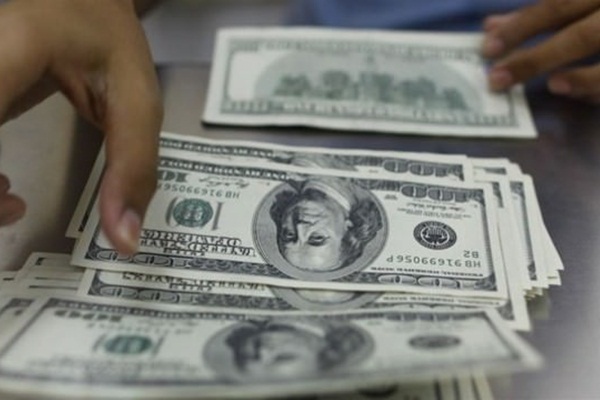 Seçim öncesi dolar düşmeye başladı