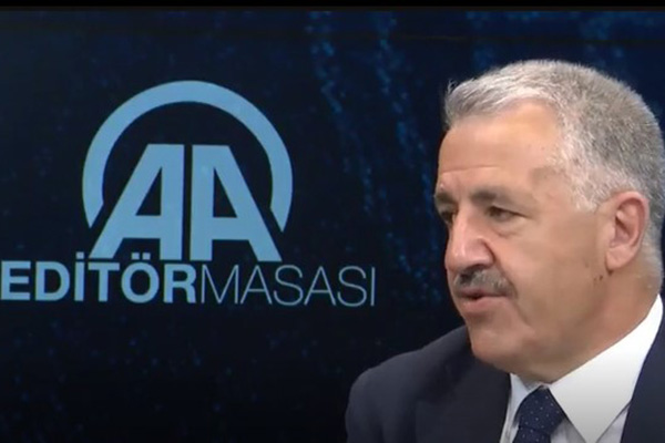 '3. Havalimanı'nın ismi niye Recep Tayyip Erdoğan olmasın?'