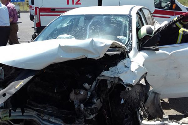 Bingöl'de iki otomobil  çarpıştı: 4 kişi yaralandı