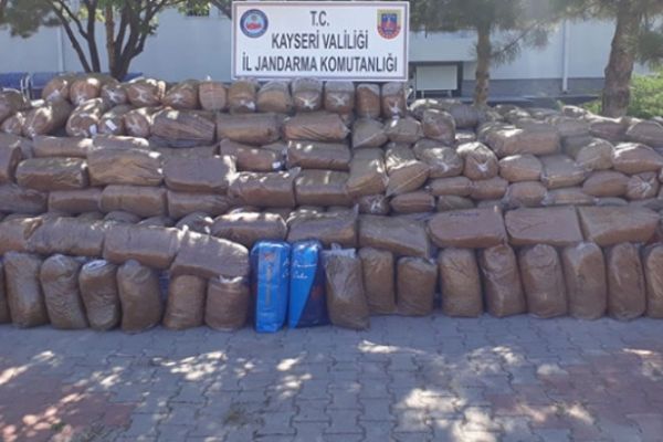 3 ton 750 kilogram kaçak tütün ele geçirildi