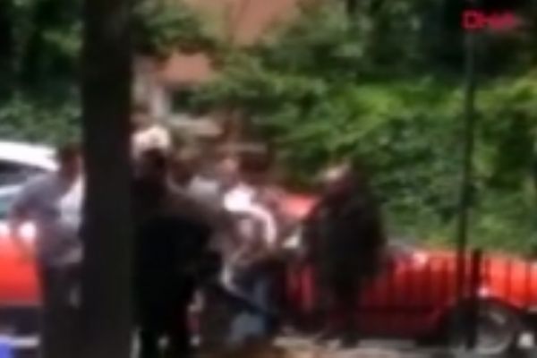 Güngören'de zabıta-seyyar satıcı kavgası