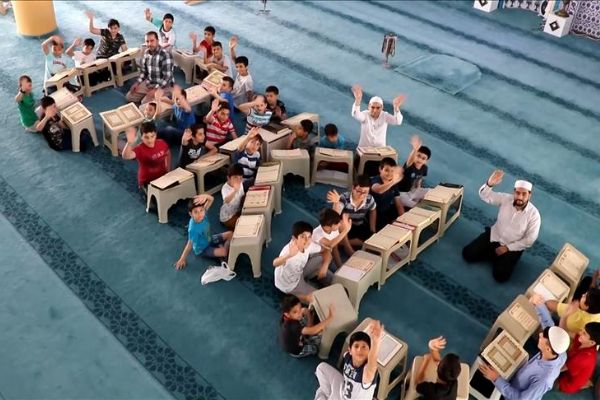 Camiler çocuk sesleriyle şenlendi