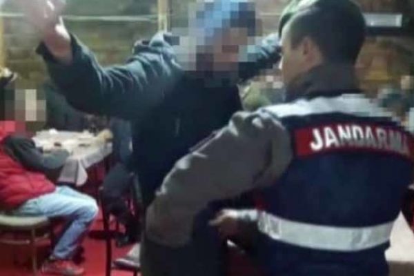 İstanbul'da kumar operasyonu: 5 polis, 2 asker, 29 kişi gözaltına alındı