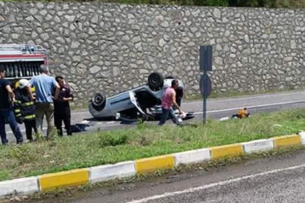 Zonguldak'ta kontrolden çıkan araç takla attı: 2 kişi yaralandı