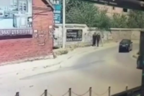 Küçük çocuk arabayla dehşet saçtı