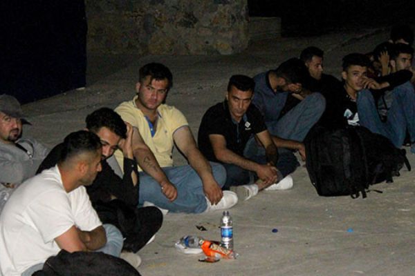 Çanakkale'de 64 kaçak yakalandı!