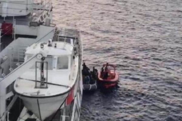 İzmir'de 45 kaçak göçmen yakalandı