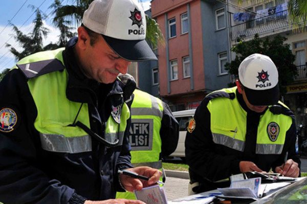 Bir haftada 3 bin 141 sürücü ceza yedi!