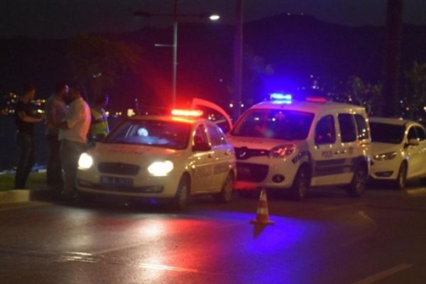 Hızlı girdikleri viraj sonları oldu: 2 ölü