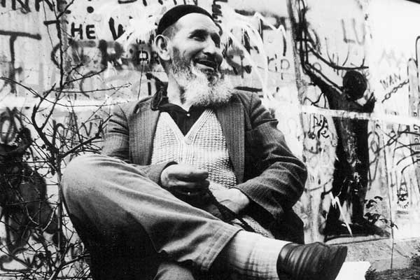 Doğu Berlin'in bir köşesine bahçe inşa eden Yozgatlı Osman Dede hayatını kaybetti