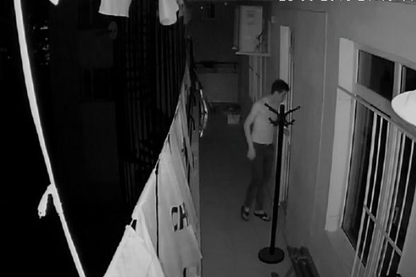 Hükümlü CHP'li partisinin aracını çaldı