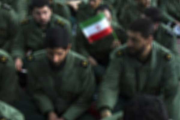 Devrim Muhafızları'ndan Ruhani'nin 'petrol' tehdidine destek