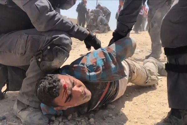 'İsrail askerlerinden Filistinlilere sert müdahale'