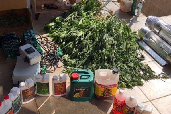 İstanbul'da narkotik polisinden zehir villasına şok baskın