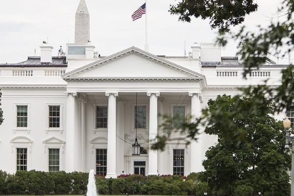 ABD Çin'e ek gümrük vergisi uygulamaya başladı