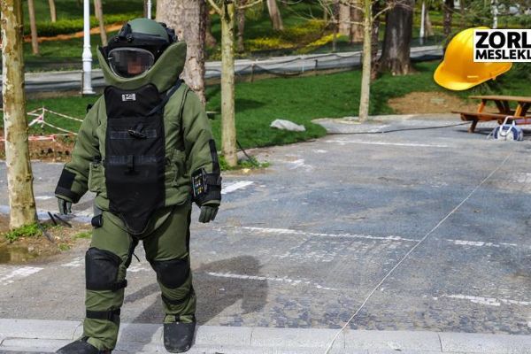 Bomba imha eden kadınlar