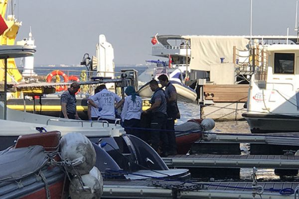 İzmir'de denizde erkek cesedi bulundu