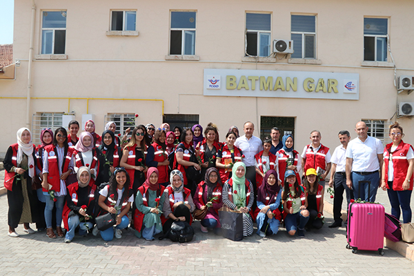 Damla Projesi'nin gönüllü elçileri Batman'da