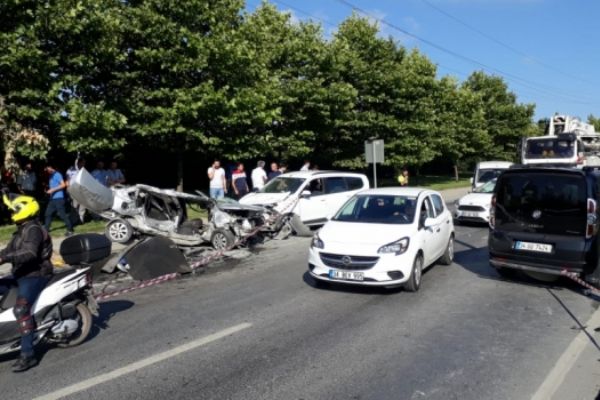 İstanbul Başakşehir'de zincirleme kaza: 1 ölü 1 yaralı