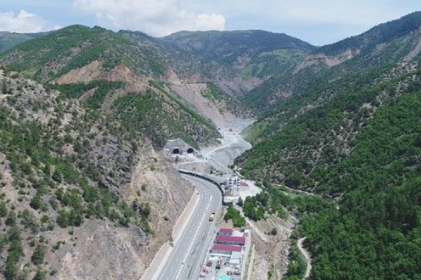 Yeni Zigana Tüneli'nin yapımı yarılandı