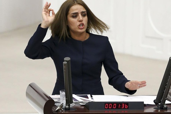 HDP'li Ayşe Acar Başaran'dan TBMM'de tepki çeken yemin