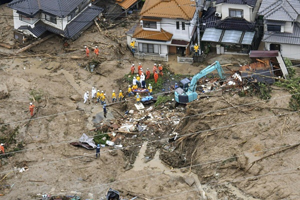 Japonya'da sel ve toprak kayması: Çok sayıda ölü ve kayıp var