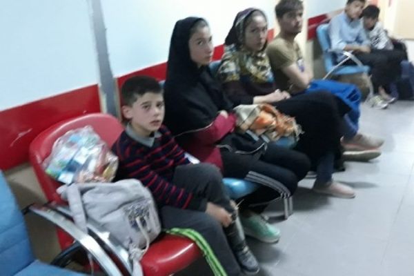 Çaldıran'da 28 Afganistanlı yakalandı