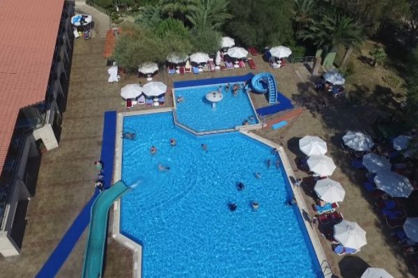 Yine otel havuzu yine bir çocuk hayatını kaybetti