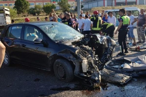 Manisa'da zincirleme kaza: 1 ölü, 6 yaralı
